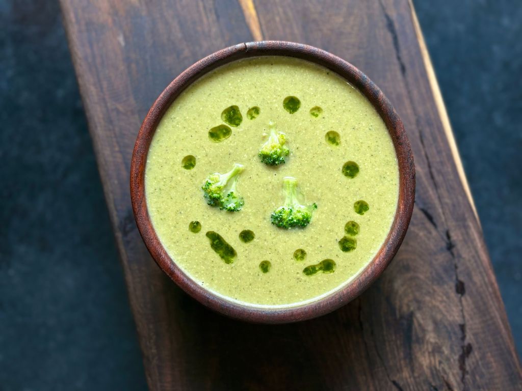 Creamy Broccoli Spinach Soup (Dairy-Free,&nbsp;High-Protein)