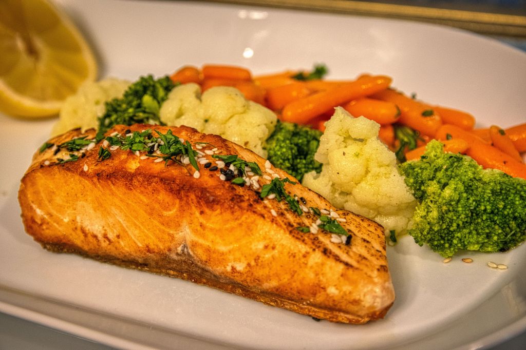 One-Pan Herb Salmon with Roasted Vegetables (30&nbsp;Minutes)